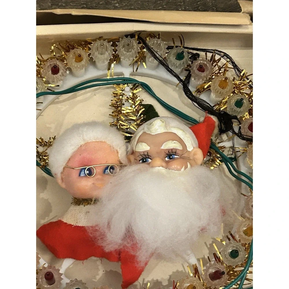 Mr And Mrs Santa Claus Wreath Of Flashing Lights 1973 Taiwan Vintage Christmas